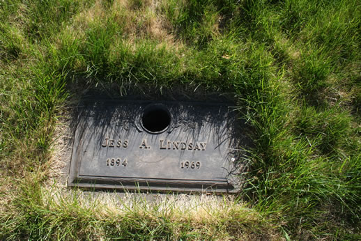 Jess Lindsay Grave