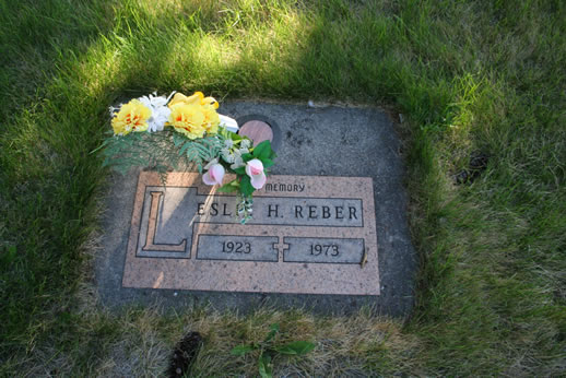 Leslie Reber Grave