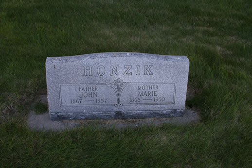 John Honzik and Marie Honzik Grave