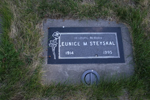 Eunice Steyskal Grave