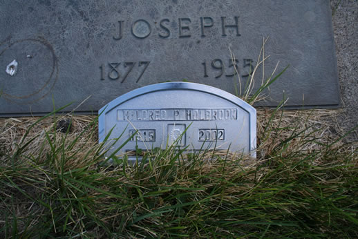 Mildred Holbrook Grave