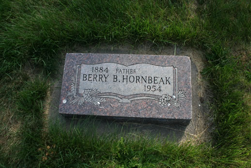 Berry Hornbeak Grave