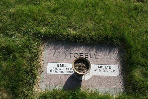 Emil Tofell and Millie Tofell Grave