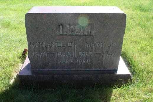 Nathaniel Lyon and Mary Lyon Grave