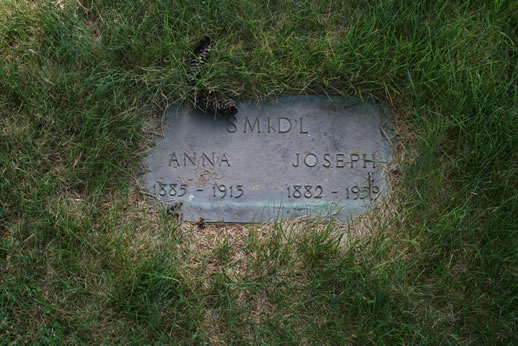 Anna Smidl and Joseph Smidl Grave