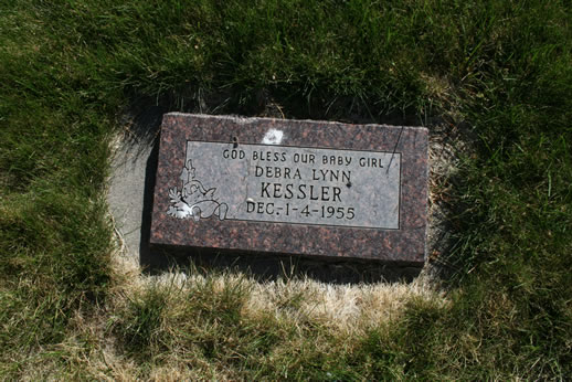 Debra Lynn Kessler Grave