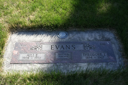 Aili Evans and Theodore Evans Grave