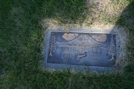 Fred Spolek Grave