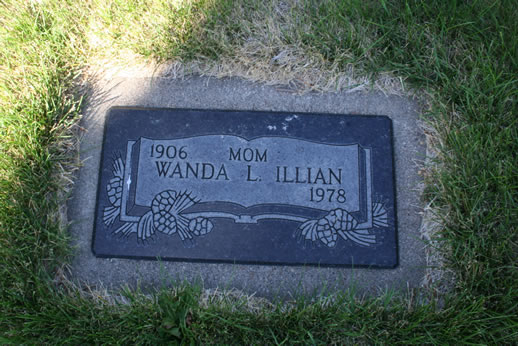 Wanda Illian Grave
