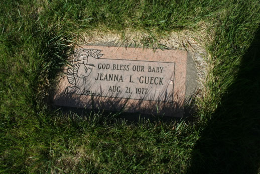 Jeanna Gueck Grave