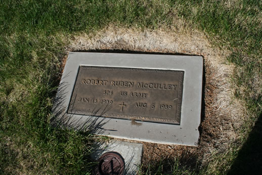 Robert McCulley Grave