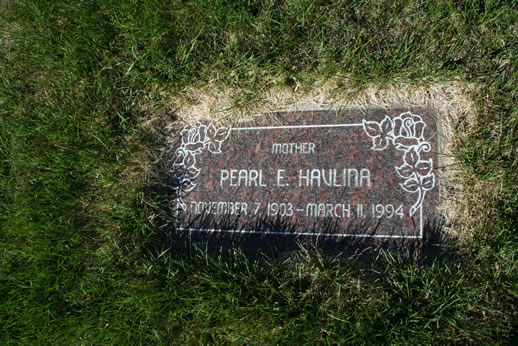 Pearl Havlina Grave
