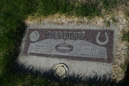 Dallas Dierdorff and Gayle Dierdorff Grave