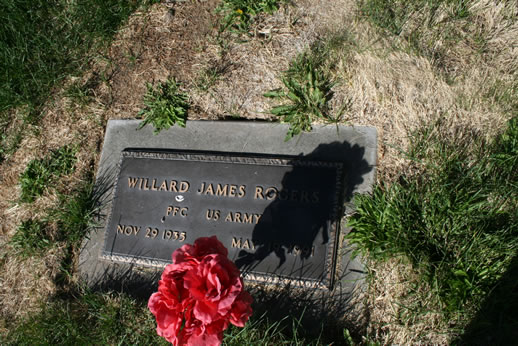 Willard Rogers Grave