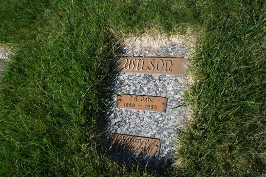 Perren Wilson & Marion Wilson Grave