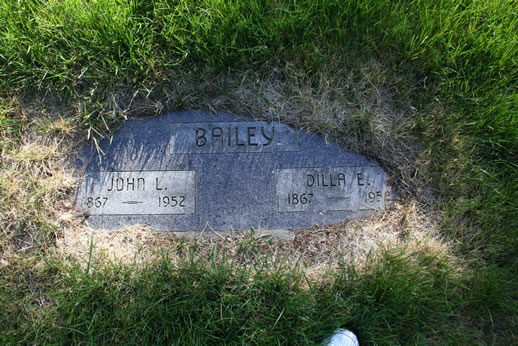 John Bailey and Dilla Bailey Grave