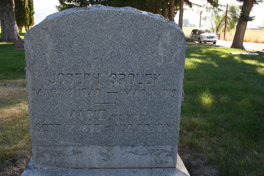 Joseph Spolek and Marie Spolek Grave