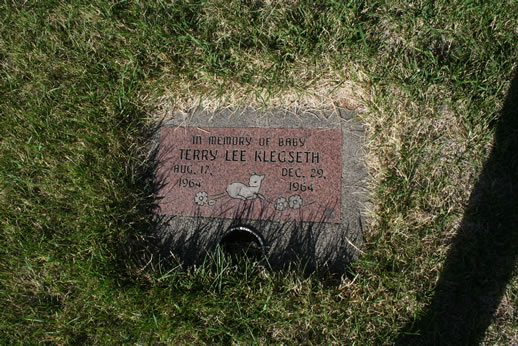 Terry Lee Klegseth Grave