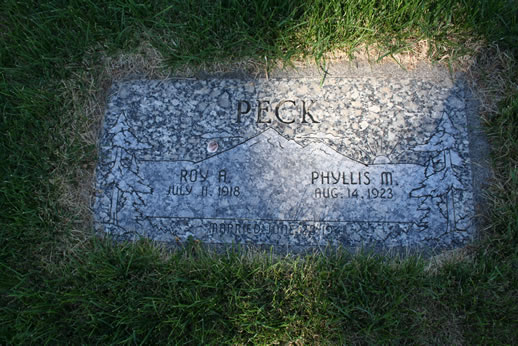 Roy Peck and Phyllis Peck Grave