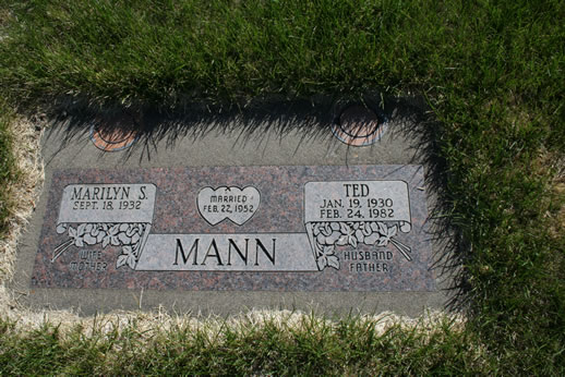 Marilyn Mann and Ted Mann Grave